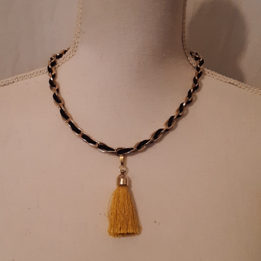 Gold chain necklace